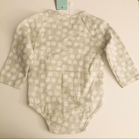 NWT ADEN AND ANAIS MUSLIN BODYSUIT ROMPERS 9-12M - Picture 6 of 14